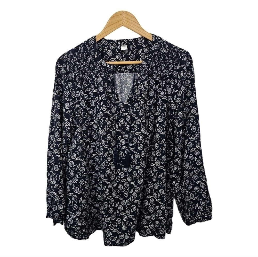 Old Navy boho blue and white floral puff long sleeve top size medium